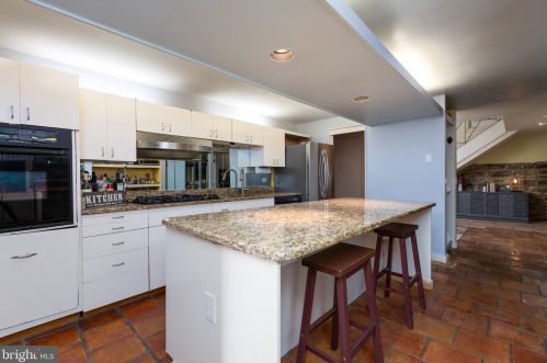 203 3 St, Washington DC 20003-1903 exterior