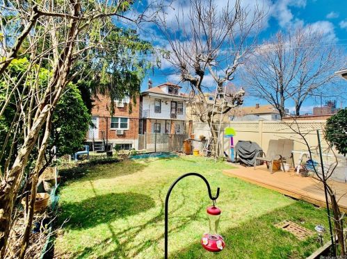 1835 Mayflower Ave, Bronx NY 10461-4007 exterior