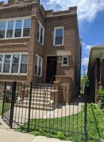 1124 Leamington Ave, Chicago, IL 60651-2922