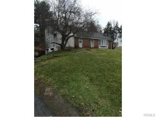 45 Old Farms Rd, Poughkeepsie, NY 12603-5036