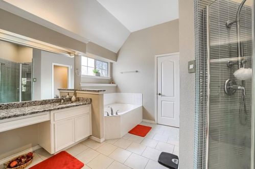 11211 Appletree Ln, Austin TX 78726-1341 exterior