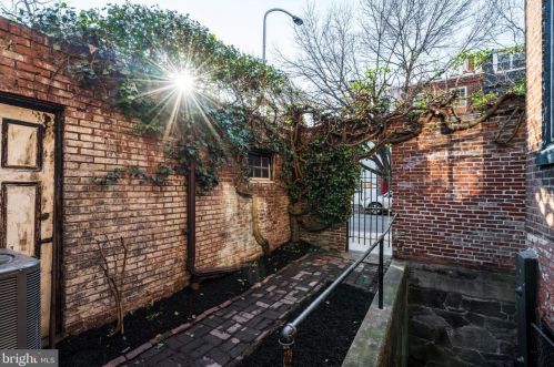 2322 Delancey Pl, Philadelphia PA 19103-6407 exterior