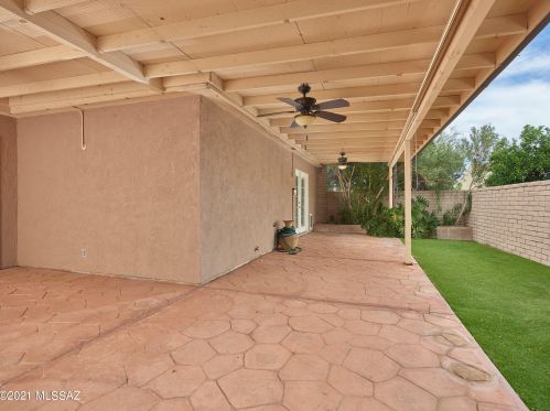 5677 Camino De La Noche, Tucson AZ  85718-4420 exterior