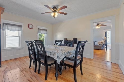 30 Maple Ave, North Andover MA 01845-3613 exterior