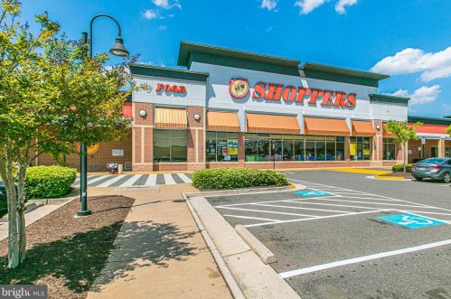 7508 Snowpea Ct, Alexandria VA 22306-2258 exterior