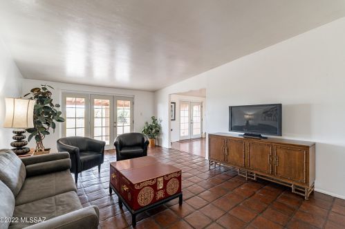 2108 Camino Seco, Tucson, AZ 85710-7909