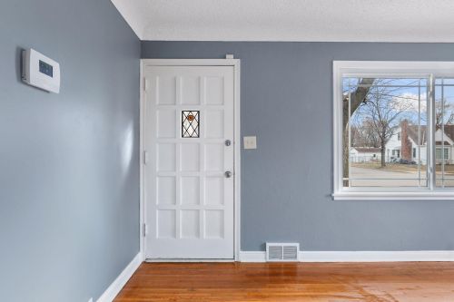 1349 6 St, Saint Paul MN 55106-4801 exterior