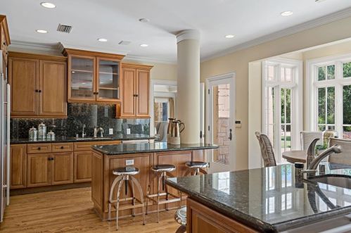 5300 Deloache Ave, Dallas TX  75220-2216 exterior