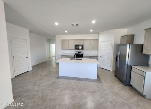 3456 Kellen Canyon Ct, Tucson, AZ 85745-1261