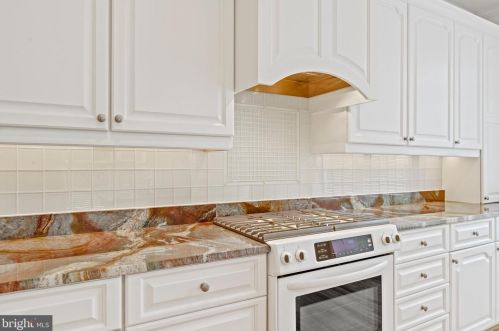 252 Murtha St, Alexandria VA 22304-8613 exterior