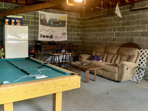 29 Cedar Crst Pl, Norwalk CT 06854-1402 exterior