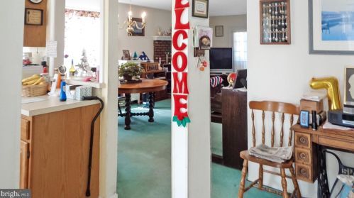 24 Cottage Ln, Columbus, NJ 08022-1044