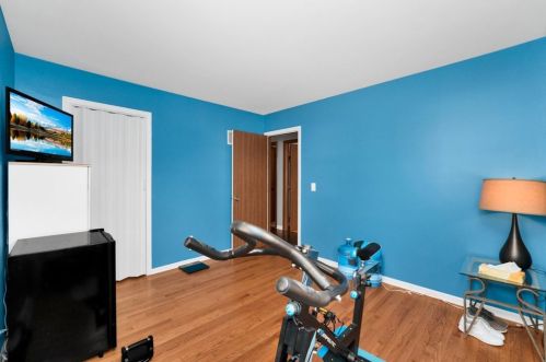 2137 Root St, Joliet IL 60403-1741 exterior