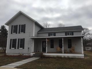204 South St, Jonesville, MI 49250-1054