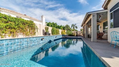 14015 33rd St, Phoenix AZ  85044-8715 exterior