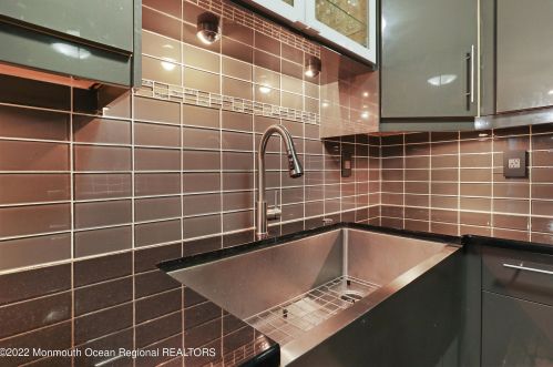 47 Kentucky Way, East Freehold NJ 07728-4656 exterior