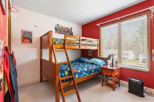 1061 Robinhood Dr, Meskegon MI  49445-2075 exterior