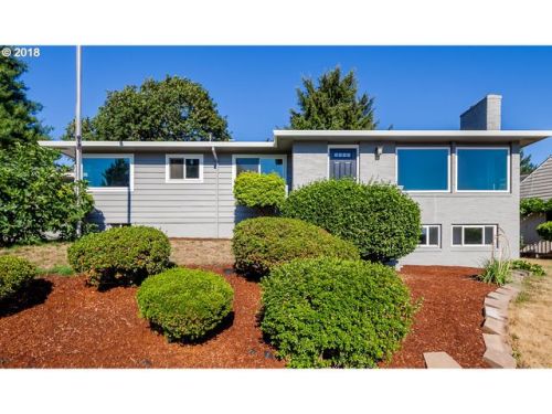 11250 46 Ave, Portland OR  97213-2121 exterior