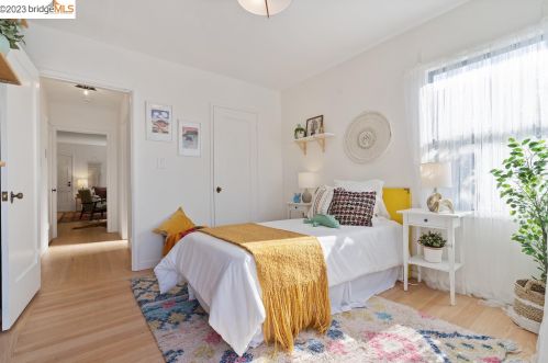 1221 Blake St, Berkeley CA 94702-2014 exterior