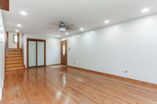 9129 Trumbull Ave, Chicago IL 60655-2507 exterior