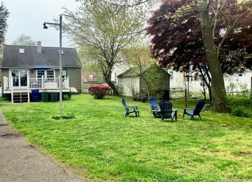 29 Cedar Crst Pl, Norwalk CT 06854-1402 exterior