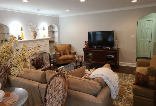 8232 Michigan Ave, Chicago, IL 60619-4743