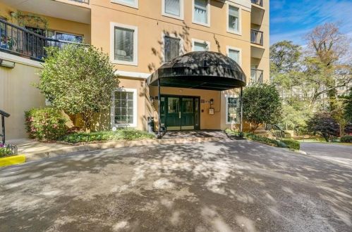 1 Biscayne Dr, Atlanta GA 30309-1090 exterior