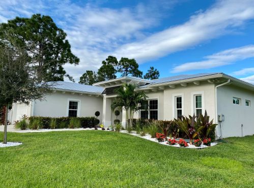 294 Ridgecrest Dr, Fort Pierce FL  34953-8303 exterior