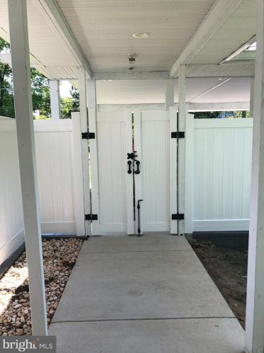 1228 Morningside Ln, Alexandria VA 22308-1042 exterior