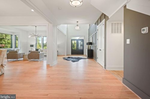 6516 Beverly Ave, Mc Lean VA 22101-5222 exterior