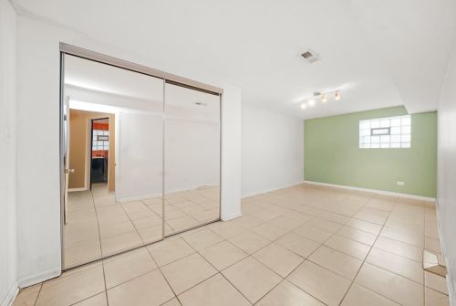 8118 Wolcott Ave, Chicago IL 60620-5330 exterior