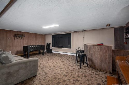 155 Crestwood Rd, Torrington CT 06790-4033 exterior