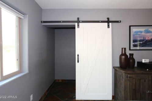 4451 Earll Dr, Phoenix AZ 85031-3821 exterior