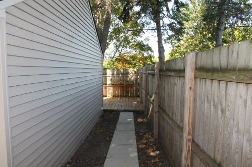 801 Eleanor St, Grand Rapids MI 49505-4223 exterior