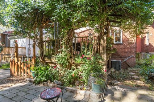 1032 Yale Ave, Saint Louis MO 63117-1823 exterior