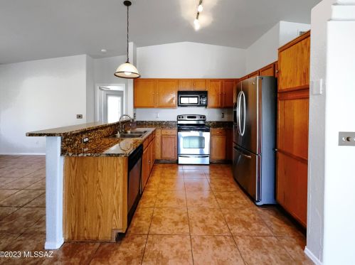 10195 Rainbow Meadow Dr, Tucson AZ  85747-5504 exterior