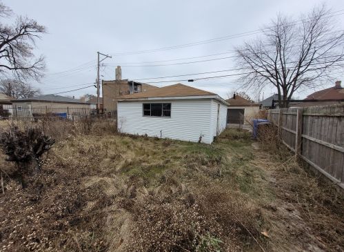 1449 Parkside Ave, Chicago IL 60651-1154 exterior