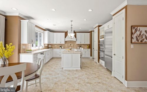 101 Indian Springs Dr, Media PA 19063-5622 exterior