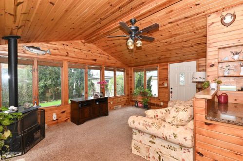 8555 57th St, Milwaukee, WI 53223-2903