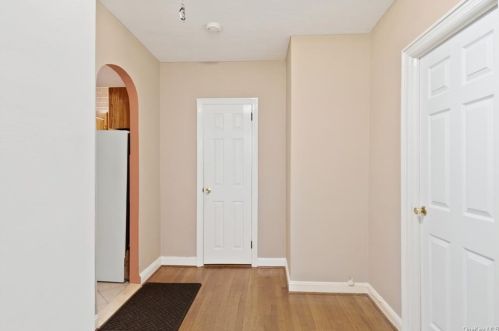 2320 Tenbroeck Ave, Bronx NY 10469-5308 exterior