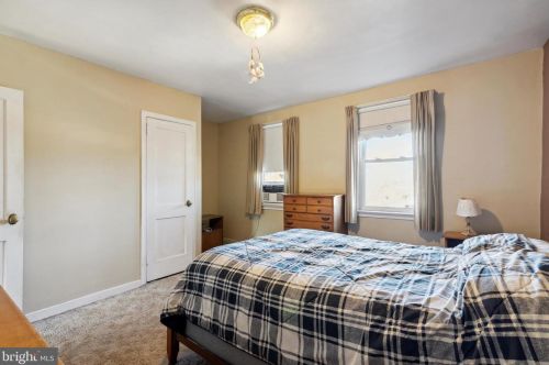 6259 Ditman St, Philadelphia PA 19135-3202 exterior