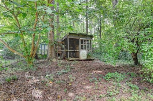 689 Lake Dr, Lithonia GA  30039-6683 exterior