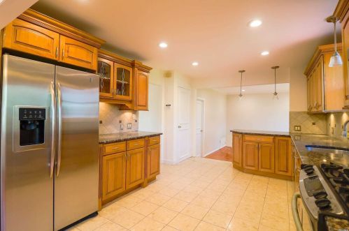 32 Maryland St, Huntington Station NY 11746-6945 exterior