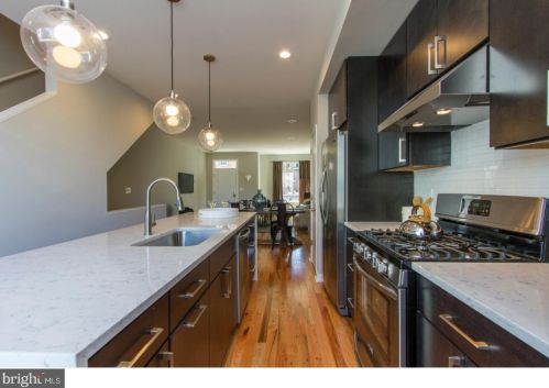 723 Fairmount Ave, Philadelphia PA  19123-2743 exterior