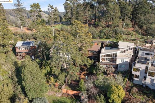 1404 Smt Rd, Berkeley CA 94708-2215 exterior