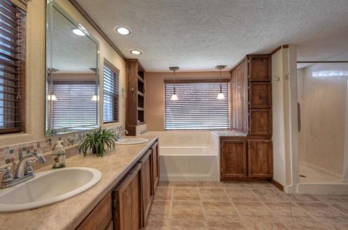 3064 Spg Br Rd, Montgomery TX 77316-2503 exterior