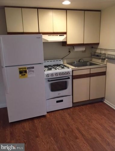 788 2nd St, Philadelphia PA 19122-2602 exterior