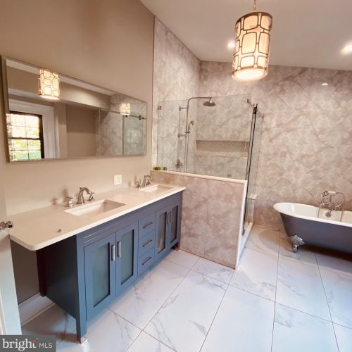 776 Front St, Philadelphia PA 19147-3523 exterior