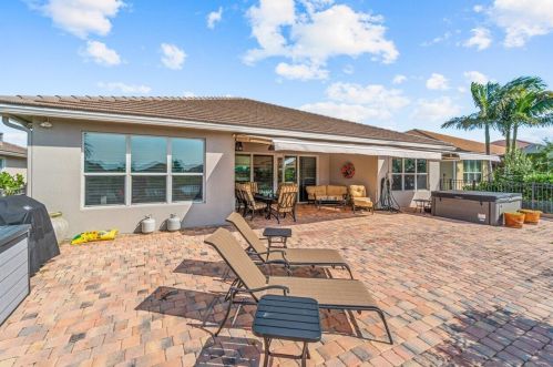 9859 Carrotwood Cir, Fort Pierce FL  34987-2478 exterior