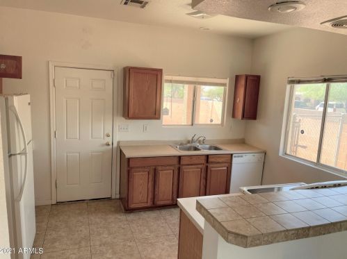 6446 14th Pl, Phoenix, AZ 85042-4439